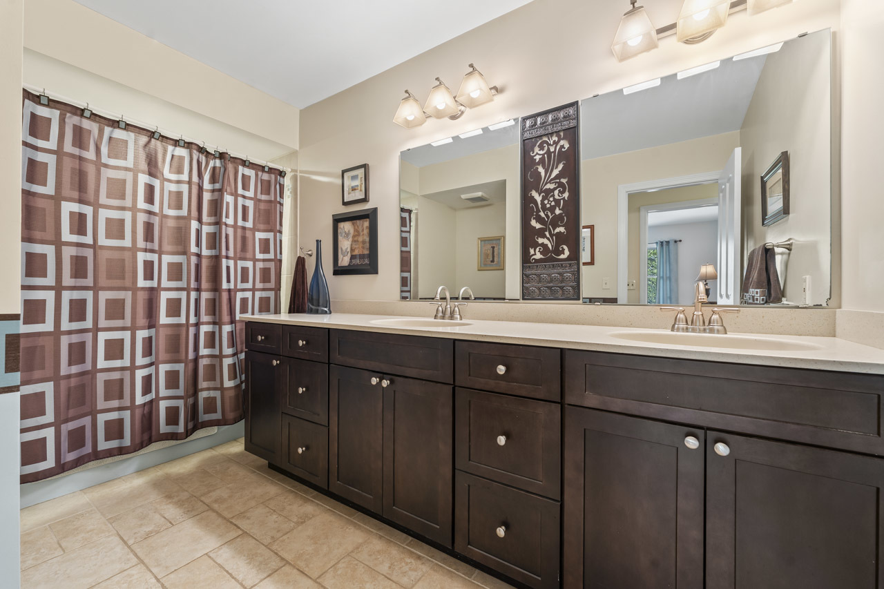 2245 Tanglewood Drive Aurora IL 60506