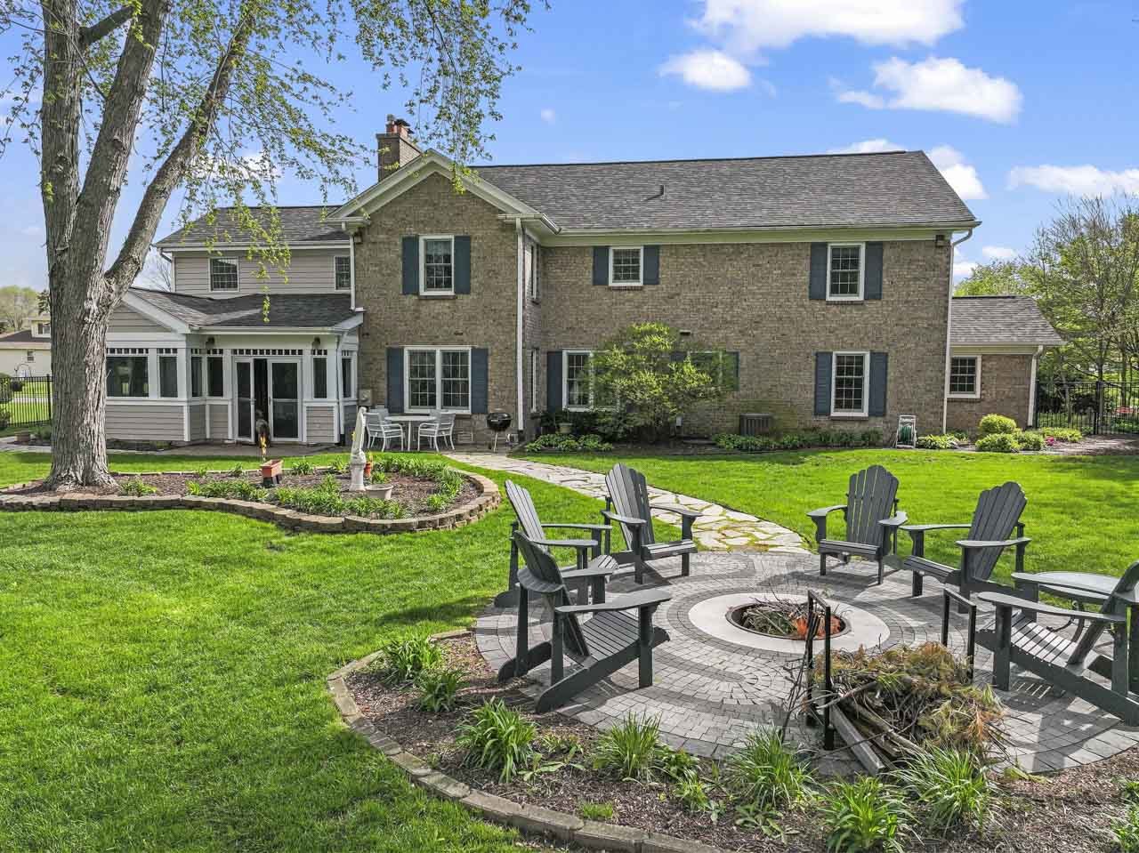 2245 Tanglewood Drive Aurora IL 60506