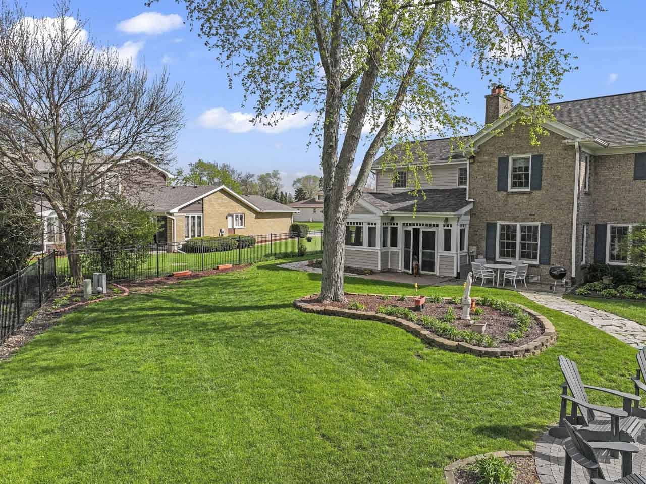 2245 Tanglewood Drive Aurora IL 60506