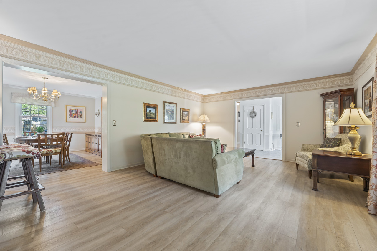 2245 Tanglewood Drive Aurora IL 60506