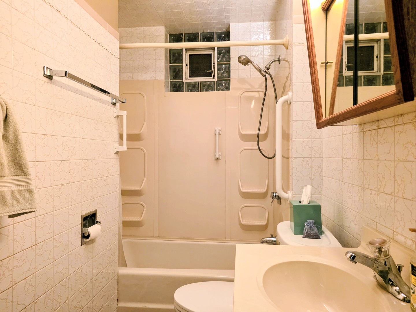 2935 South Emerald Avenue Chicago IL 60616