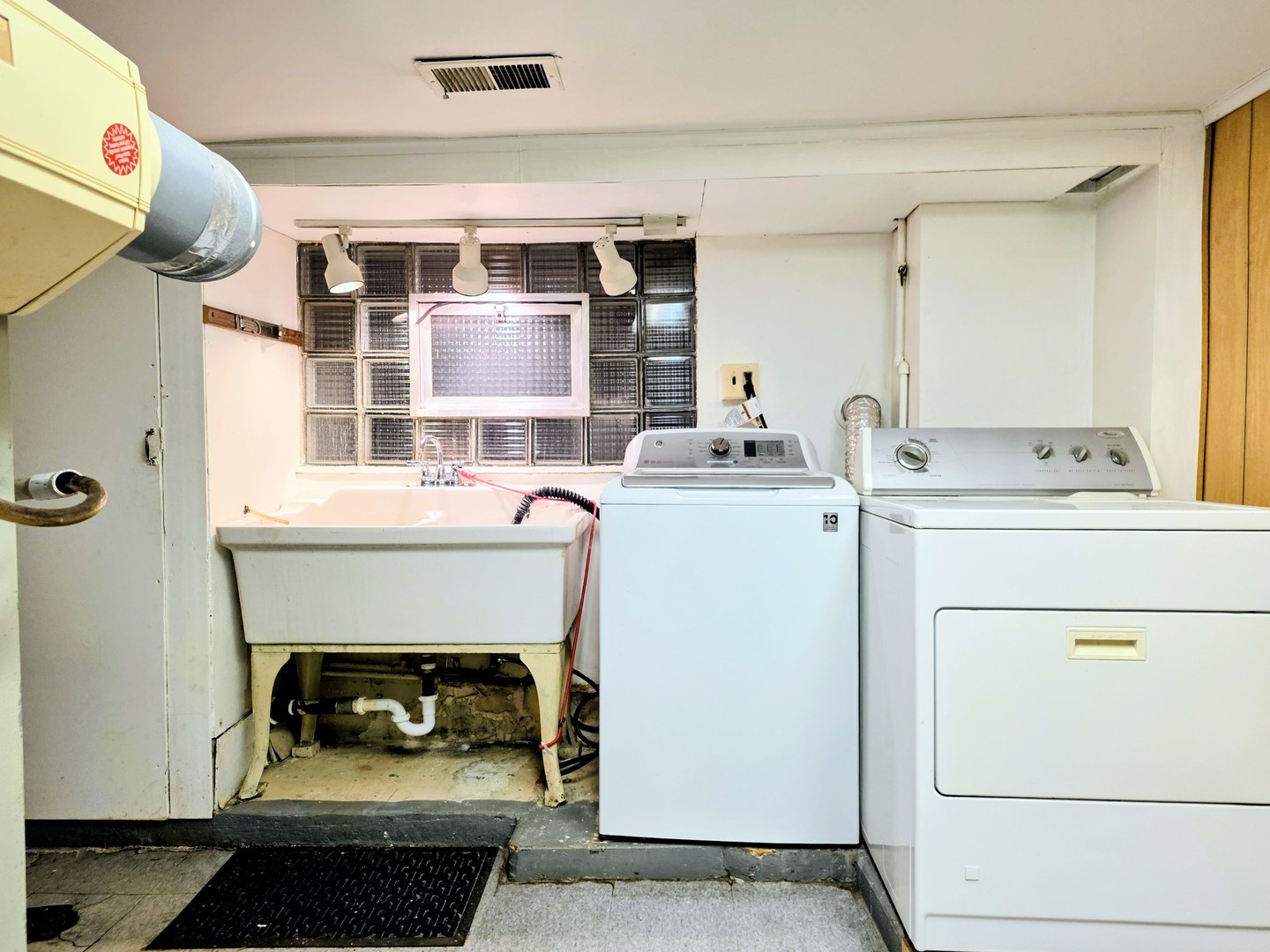 2935 South Emerald Avenue Chicago IL 60616