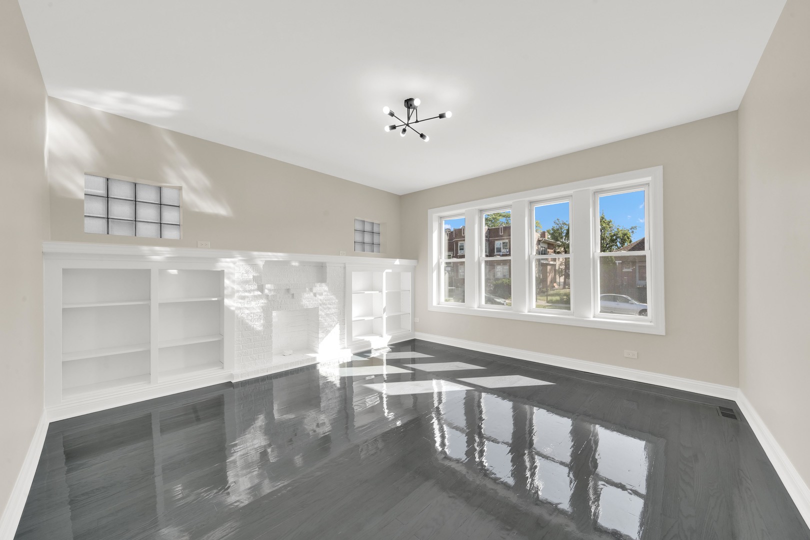 6010 South Richmond Street Chicago IL 60629