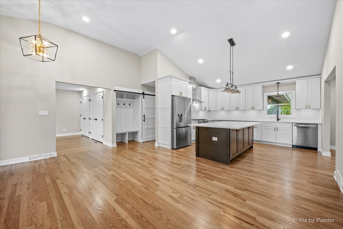 662 Orchard Court Roselle IL 60172