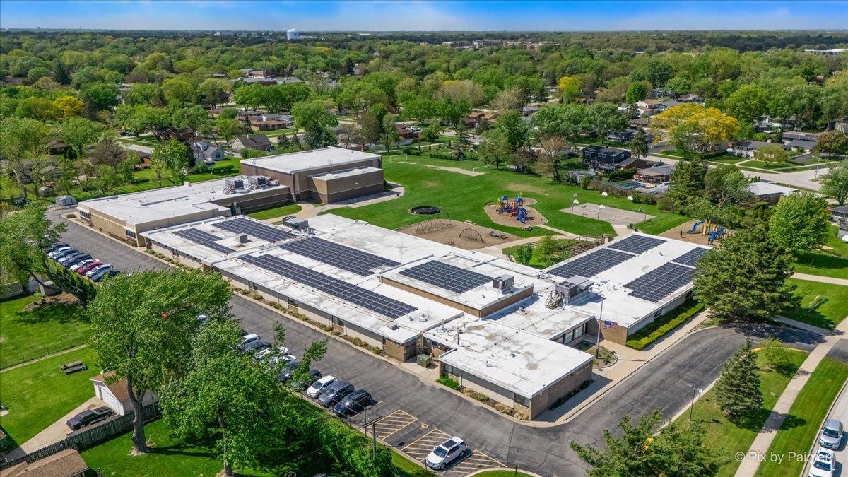 662 Orchard Court Roselle IL 60172
