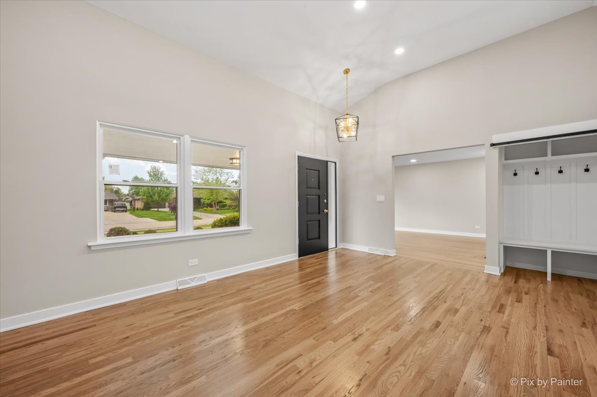 662 Orchard Court Roselle IL 60172
