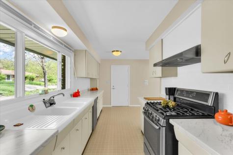 203 East Mumford Drive Urbana IL 61801