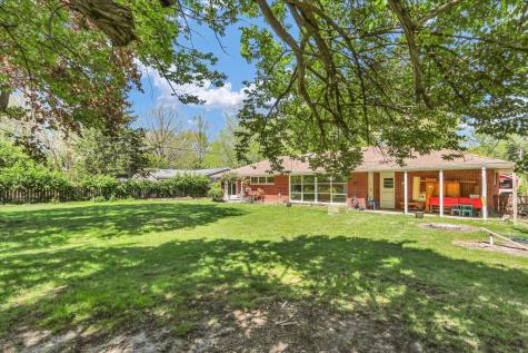 203 East Mumford Drive Urbana IL 61801