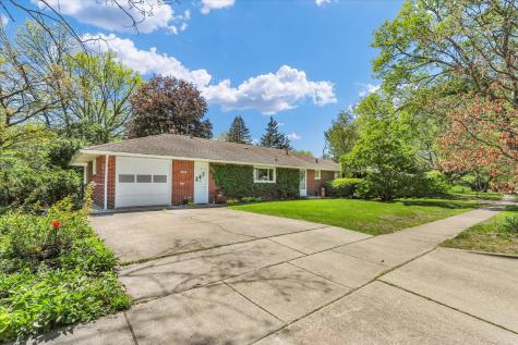 203 East Mumford Drive Urbana IL 61801