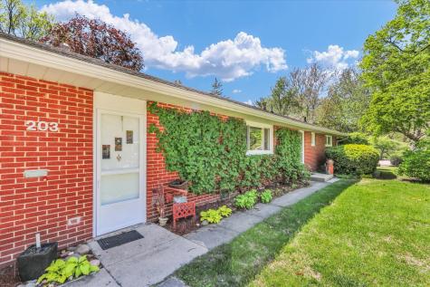 203 East Mumford Drive Urbana IL 61801