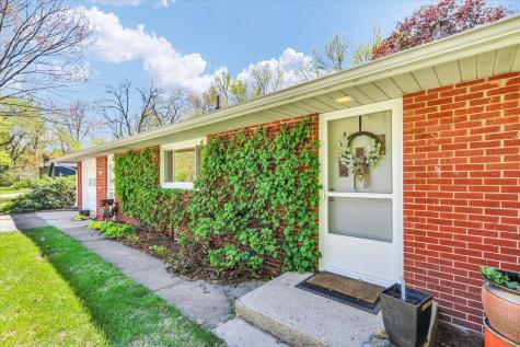 203 East Mumford Drive Urbana IL 61801
