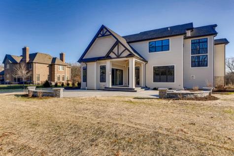 2 Alexandra Drive Mettawa IL 60048