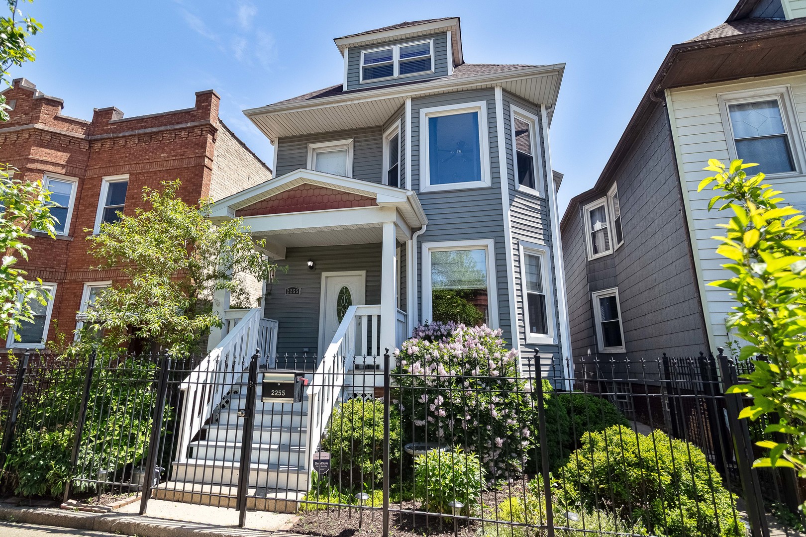 2255 North Avers Avenue Chicago IL 60647