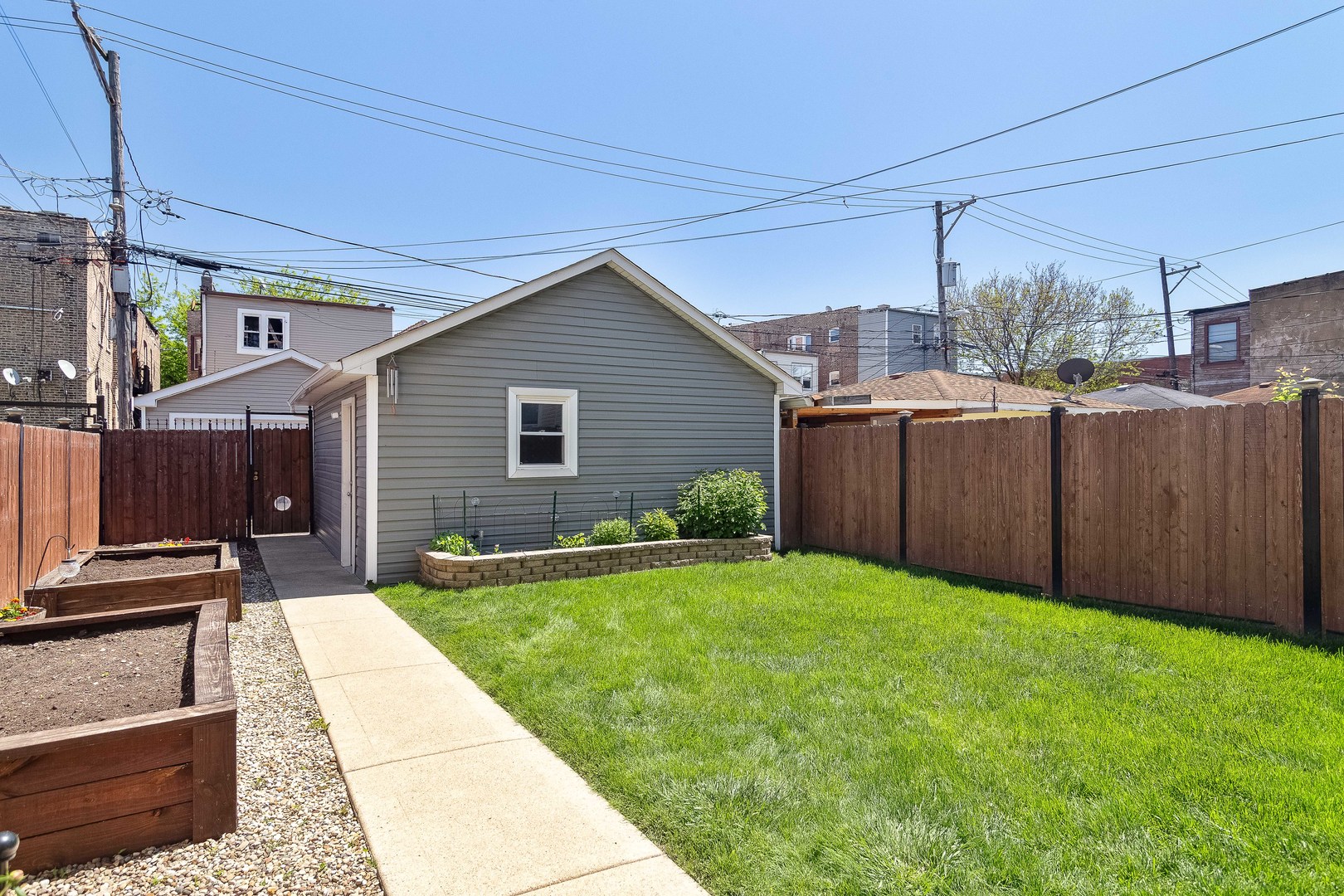 2255 North Avers Avenue Chicago IL 60647