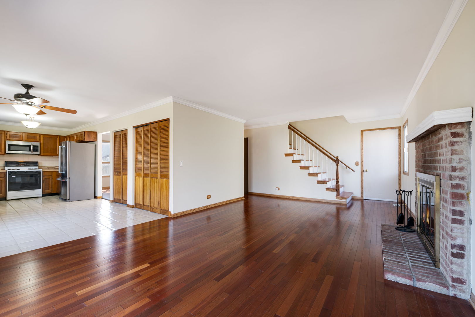 1008 Churchill Drive Naperville IL 60563