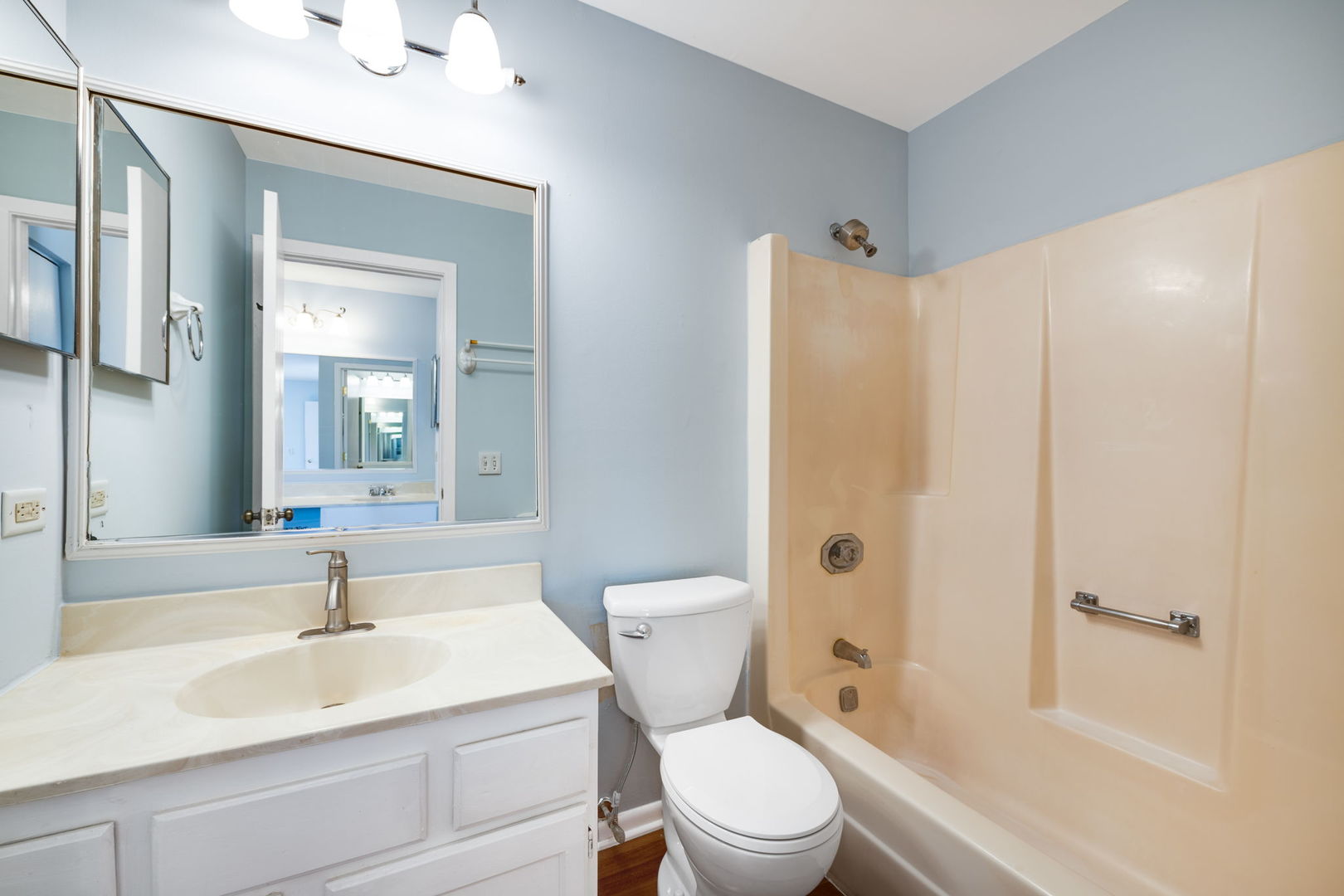 1008 Churchill Drive Naperville IL 60563