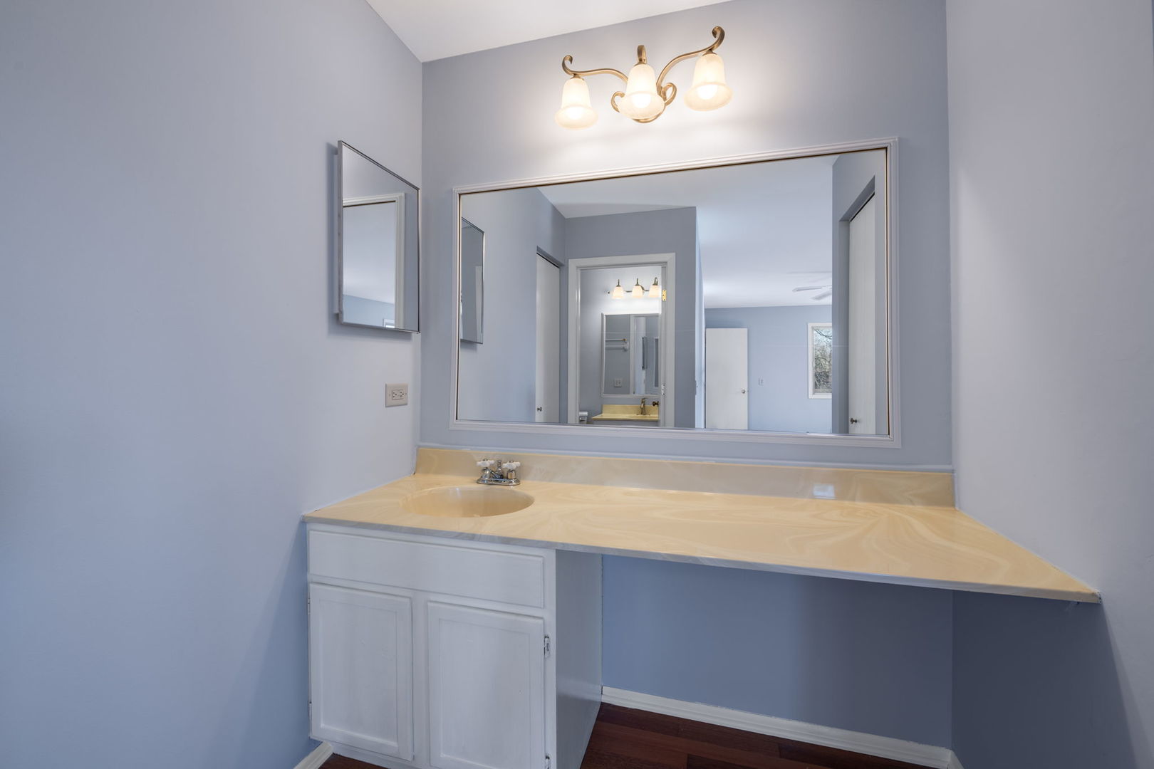 1008 Churchill Drive Naperville IL 60563