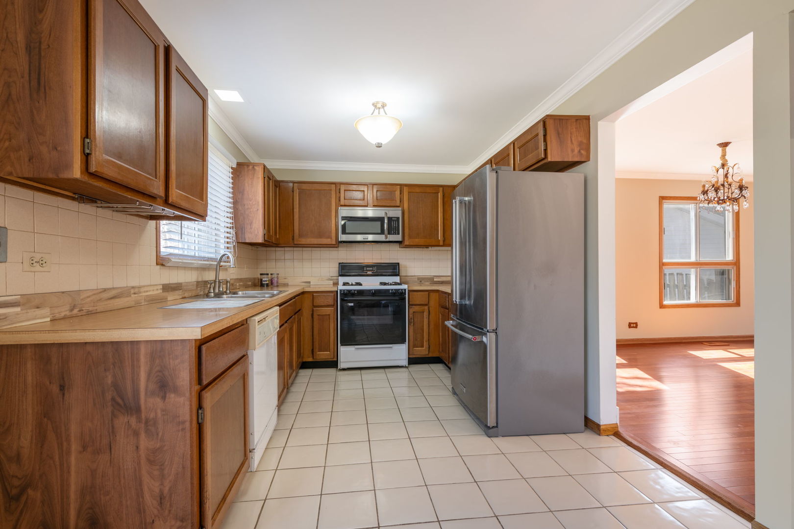 1008 Churchill Drive Naperville IL 60563