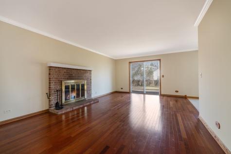 1008 Churchill Drive Naperville IL 60563