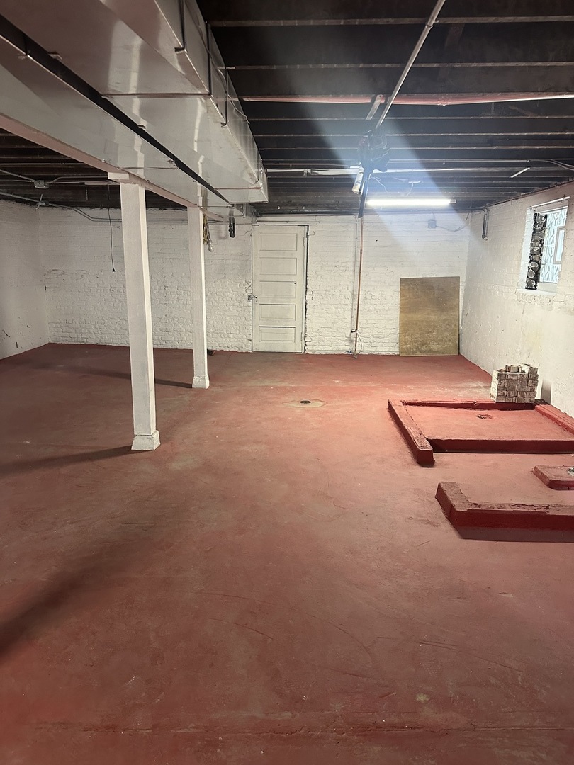 8634 South Carpenter Street Chicago IL 60620