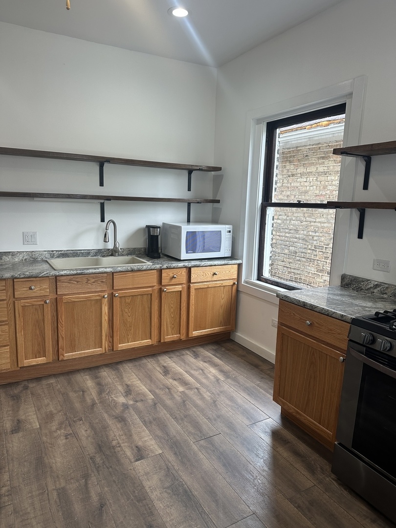 8634 South Carpenter Street Chicago IL 60620