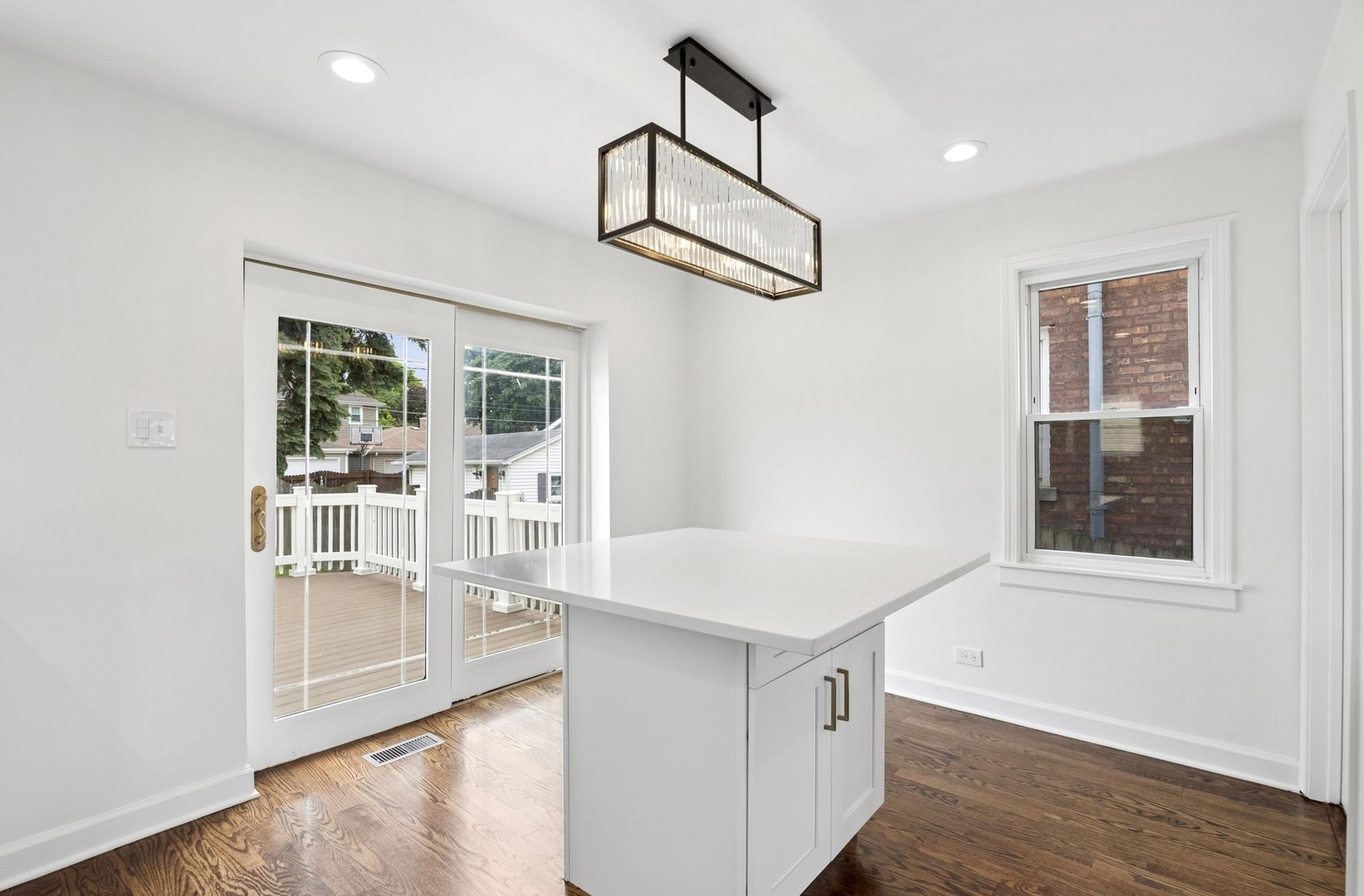 10527 South Albany Avenue Chicago IL 60655