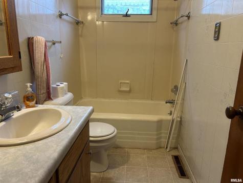 422 West 5th Street Benton IL 62812