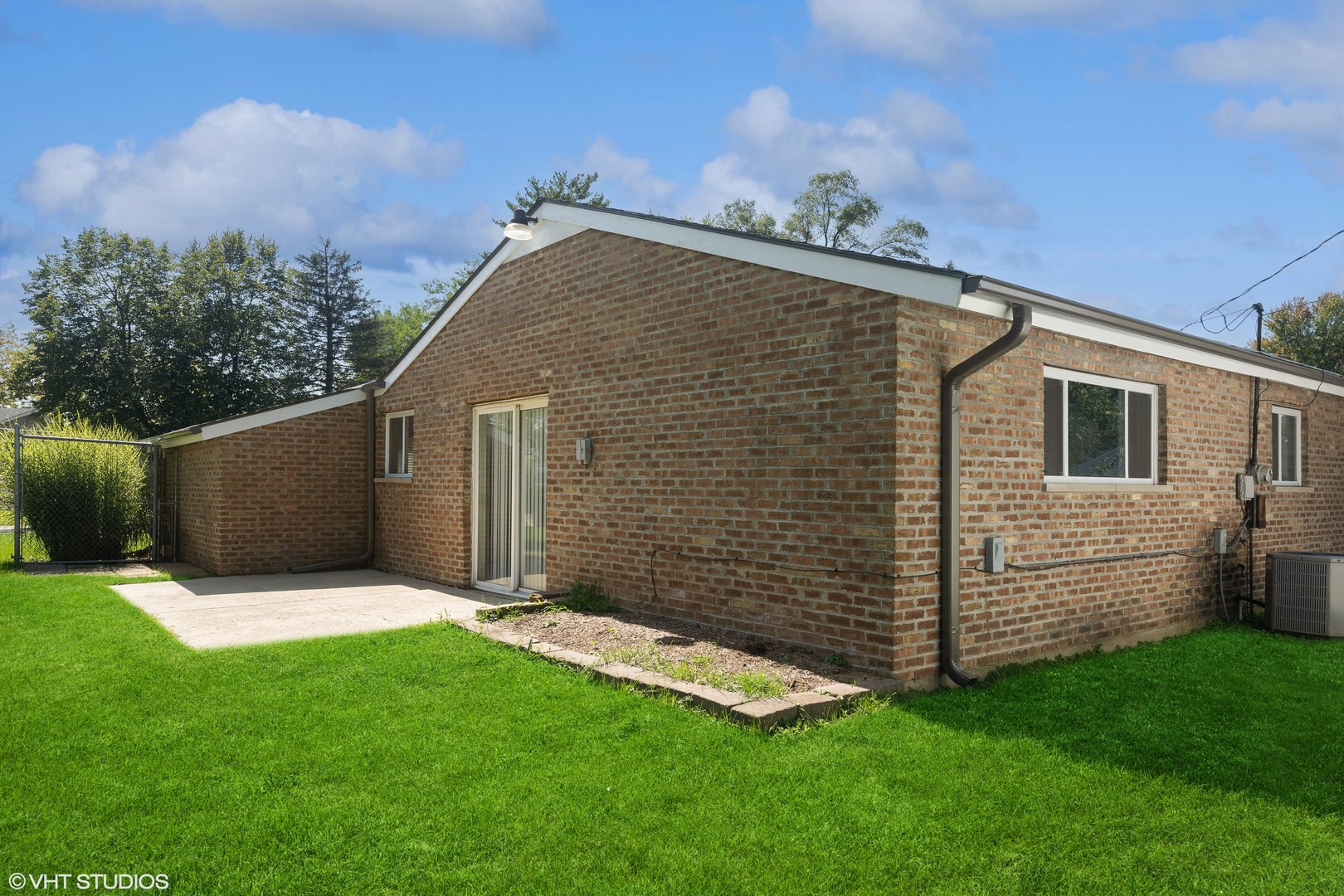 564 White Oak Road Bolingbrook IL 60440