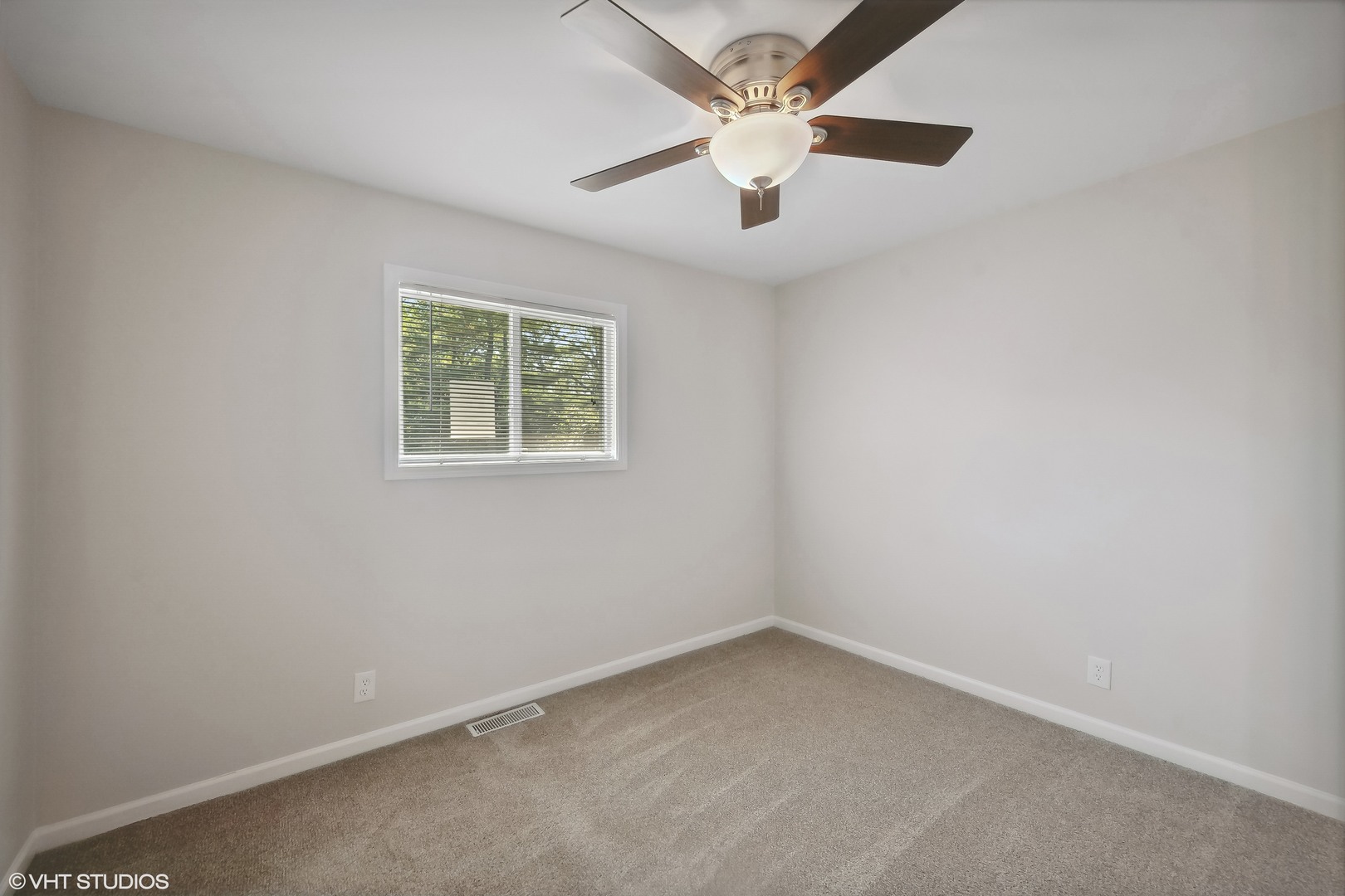 564 White Oak Road Bolingbrook IL 60440
