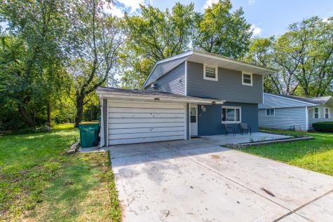 201 Oakwood Drive Shorewood IL 60404