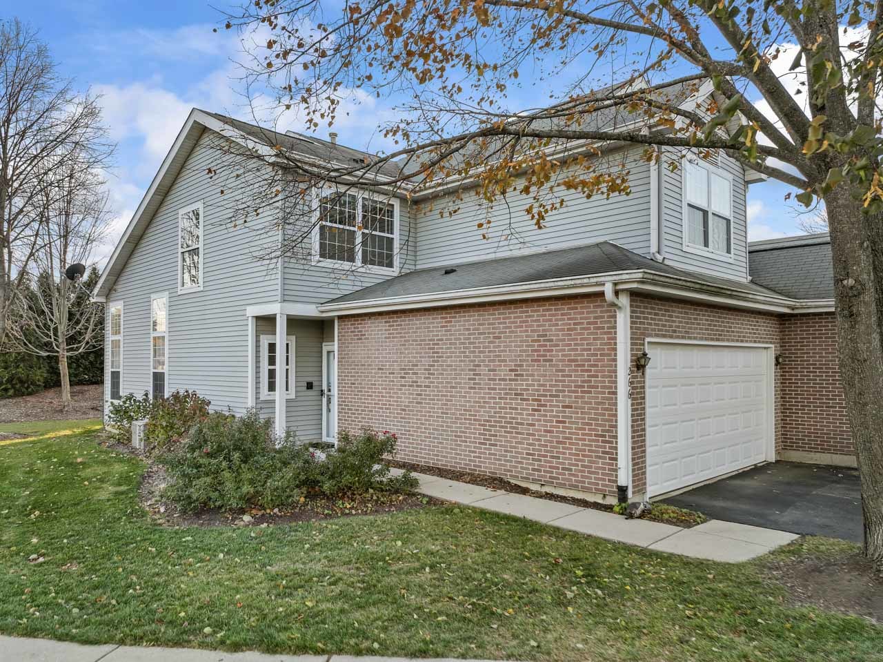 266 Grandview Court Algonquin IL 60102
