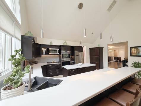 211 Ridge Lane Lake In The Hills IL 60156