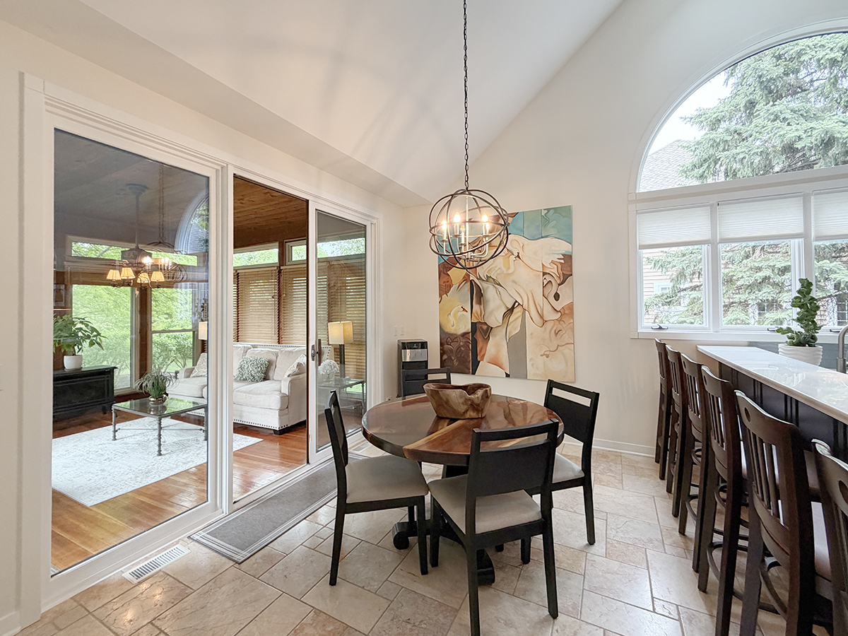 211 Ridge Lane Lake In The Hills IL 60156