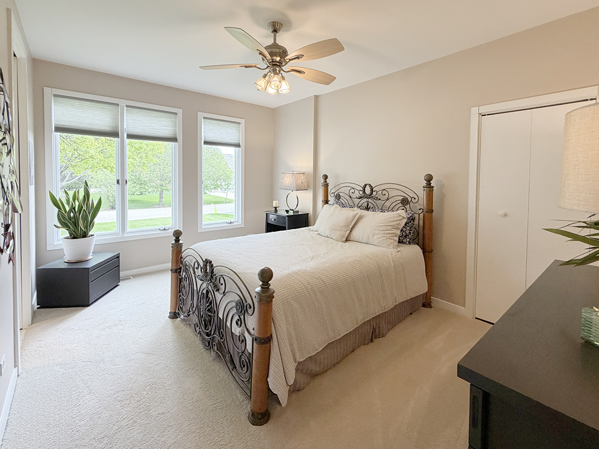 211 Ridge Lane Lake In The Hills IL 60156