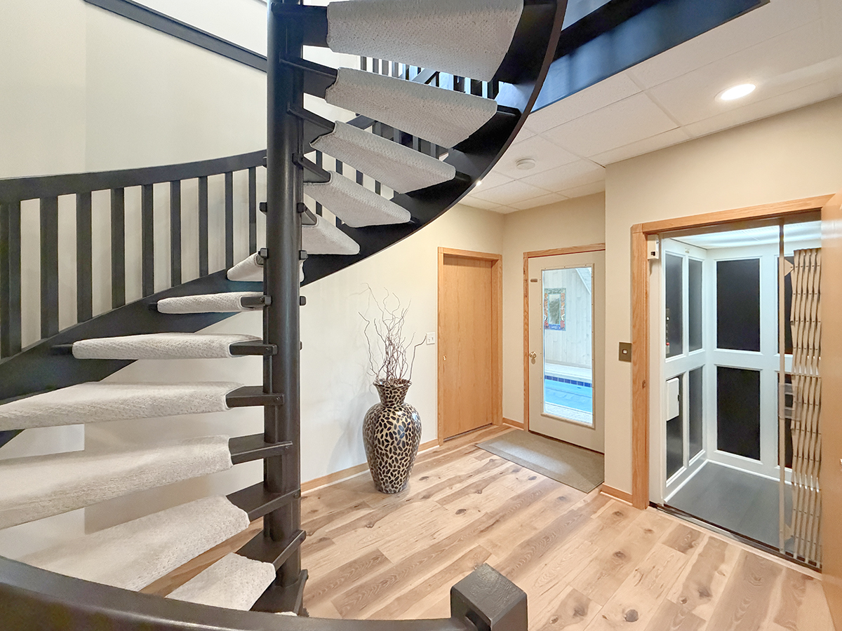 211 Ridge Lane Lake In The Hills IL 60156