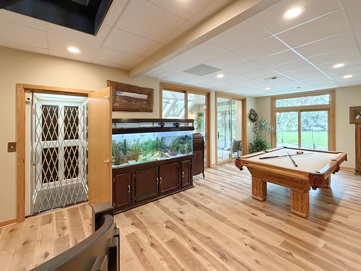 211 Ridge Lane Lake In The Hills IL 60156