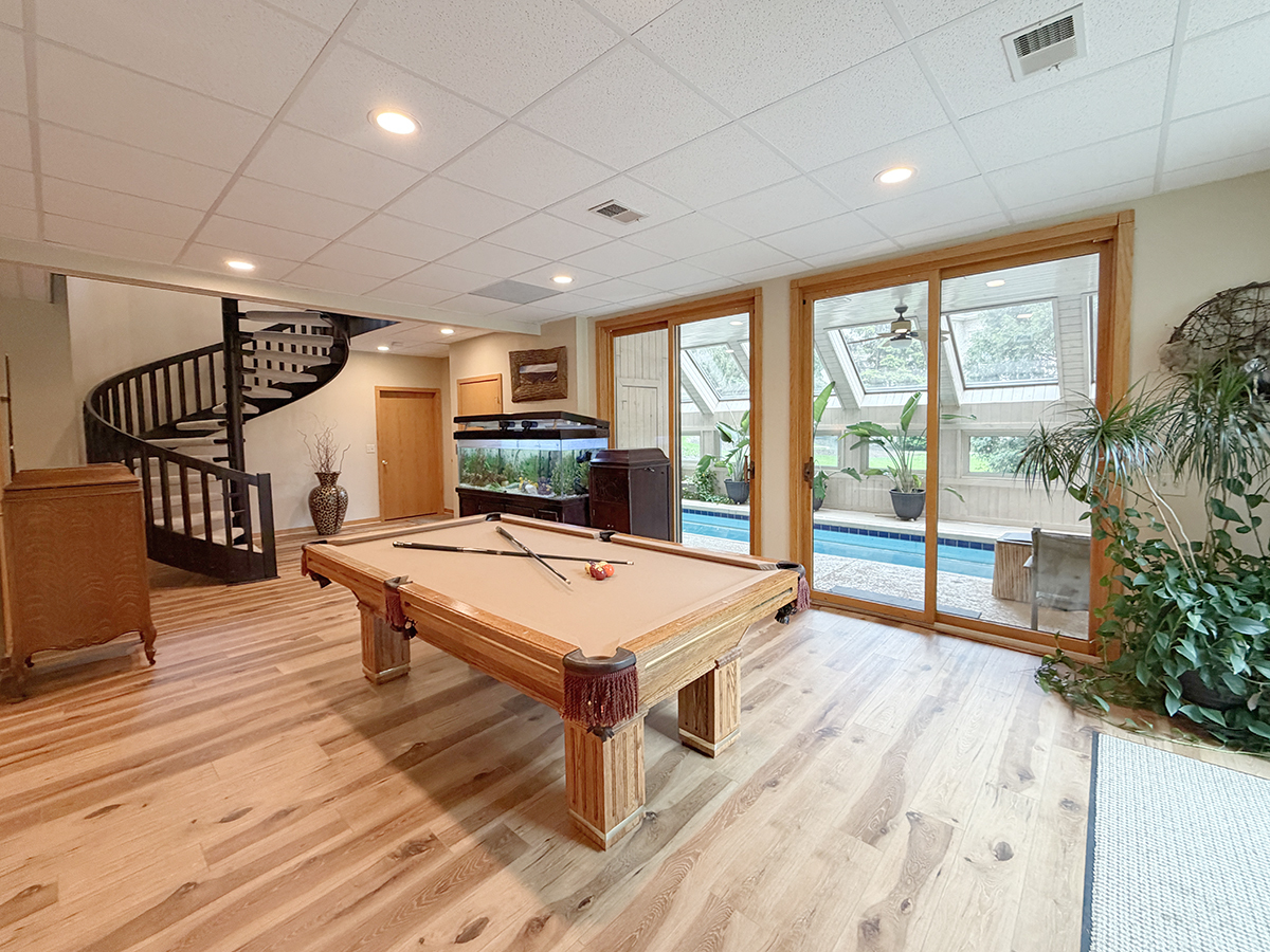 211 Ridge Lane Lake In The Hills IL 60156