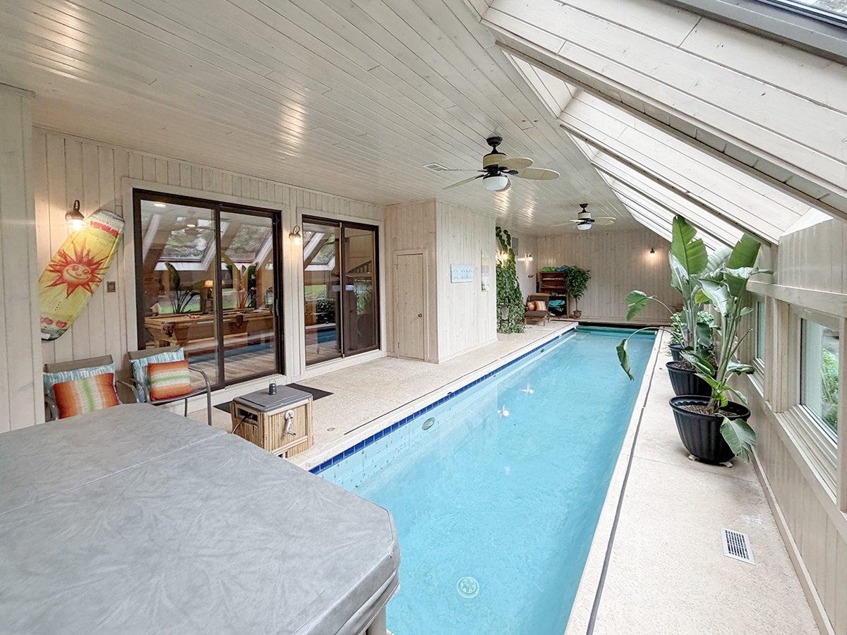 211 Ridge Lane Lake In The Hills IL 60156