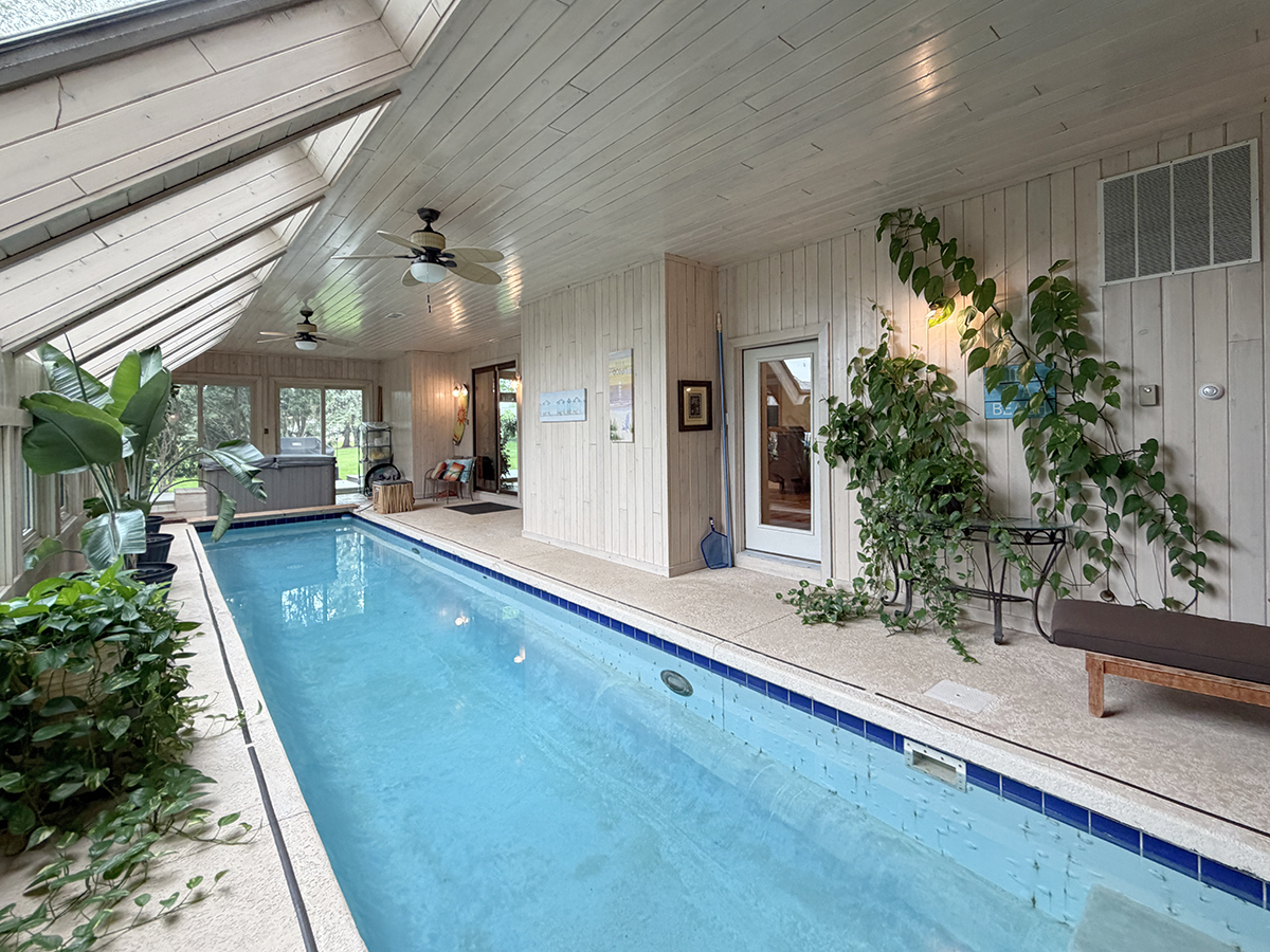 211 Ridge Lane Lake In The Hills IL 60156