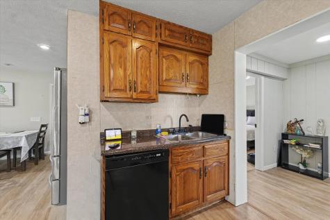 5555 Thrush Avenue Decatur IL 62521