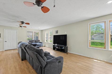 5555 Thrush Avenue Decatur IL 62521