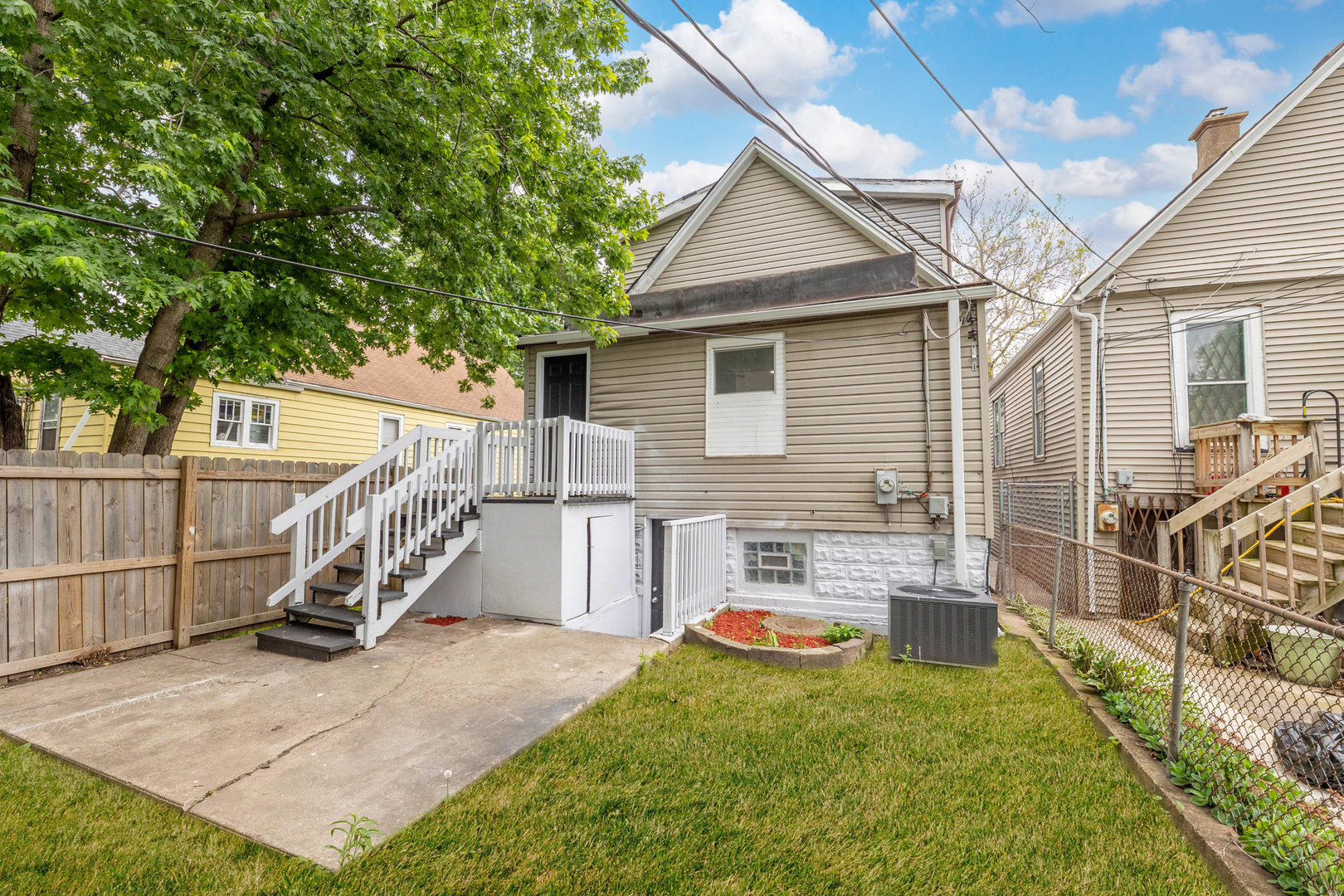 2048 West 70th Place Chicago IL 60636