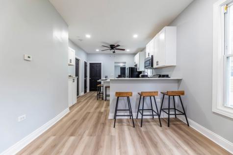 2048 West 70th Place Chicago IL 60636