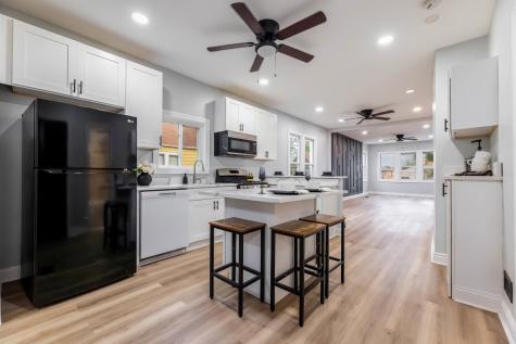 2048 West 70th Place Chicago IL 60636