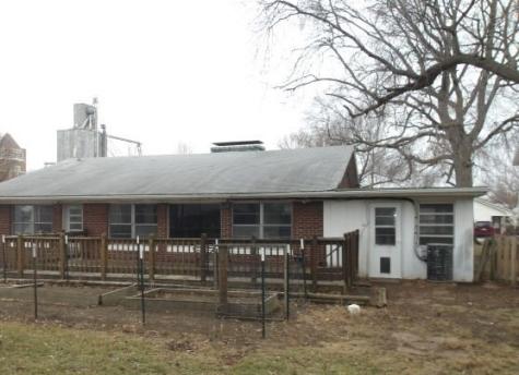 108 North Locust Street Maroa IL 61756