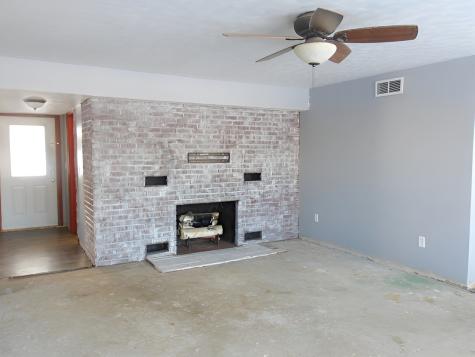 108 North Locust Street Maroa IL 61756