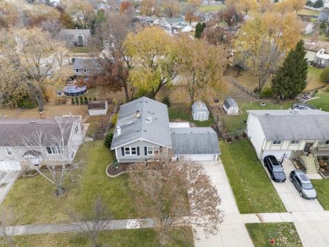309 Plymouth Lane NW Bloomingdale IL 60108