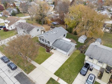 309 Plymouth Lane NW Bloomingdale IL 60108