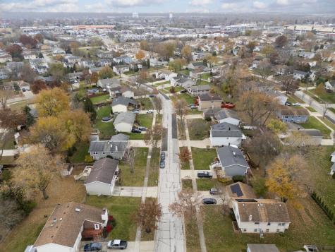 309 Plymouth Lane NW Bloomingdale IL 60108