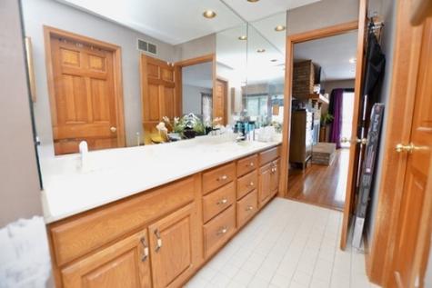 3321 North Bayview Lane Mchenry IL 60051